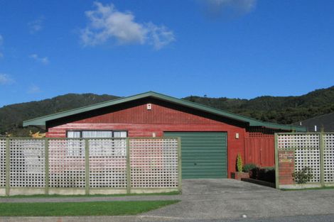Photo of property in 17 Karamea Grove, Wainuiomata, Lower Hutt, 5014