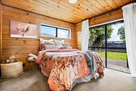 Photo of property in 37 Collins Road, Melville, Hamilton, 3206
