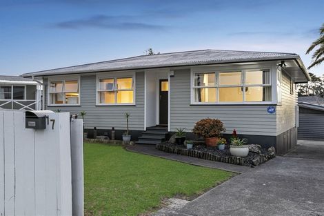 Photo of property in 17 Coburg Street, Henderson, Auckland, 0612