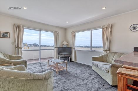 Photo of property in 2/17 Cambric Place, Botany Downs, Auckland, 2010