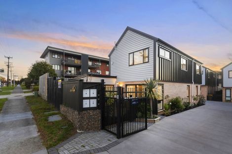 Photo of property in 40a Nikau Street, New Lynn, Auckland, 0600