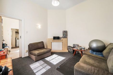 Photo of property in 18-20 Poplar Grove, Thorndon, Wellington, 6011