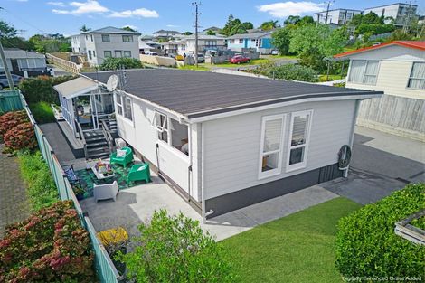 Photo of property in 5 Hetherington Road, Ranui, Auckland, 0612