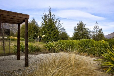 Photo of property in 28 Soudley Court, Jacks Point, Queenstown, 9371