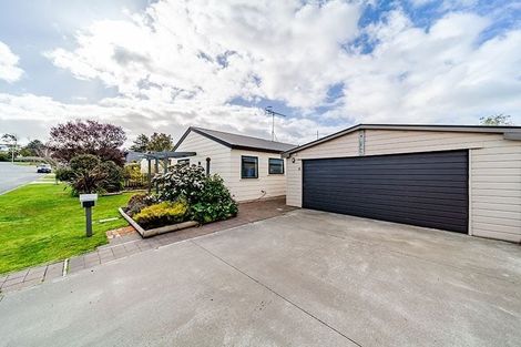 Photo of property in 11 Abbot Avenue, Waipawa, 4210