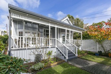 Photo of property in 11 Braithwaite Street, Karori, Wellington, 6012
