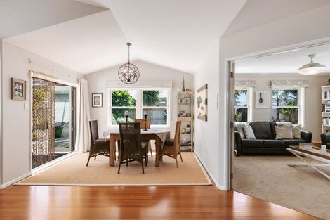 Photo of property in 9 Dawn Parade, Coastlands, Whakatane, 3120