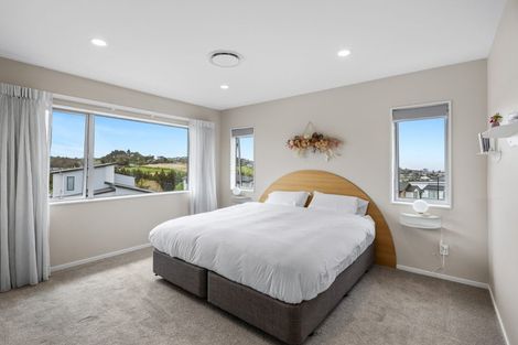 Photo of property in 60 Godfrey Drive, Orewa, 0931