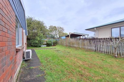 Photo of property in 1/73 Royal View Road, Te Atatu South, Auckland, 0610