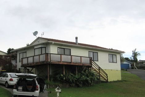 Photo of property in 70 Sunvue Road, Glen Eden, Auckland, 0602