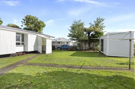 Photo of property in 6 Calgher Avenue, Waitara, 4320