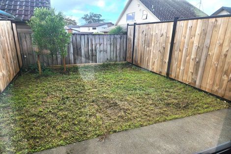 Photo of property in 40 Rauemi Way, Te Atatu South, Auckland, 0610
