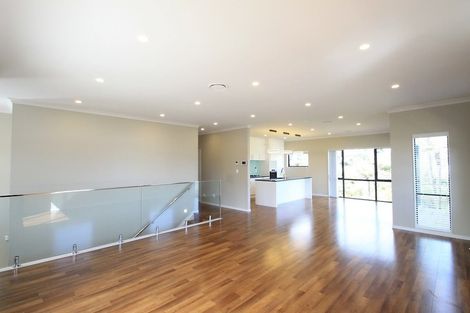 Photo of property in 14 Vazey Way, Hobsonville, Auckland, 0618