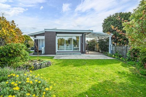 Photo of property in 2 Rakau Street, Havelock North, 4130