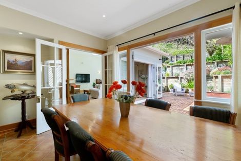 Photo of property in 210 Oriental Parade, Oriental Bay, Wellington, 6011