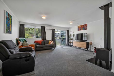 Photo of property in 8 Shaldon Crescent, Blagdon, New Plymouth, 4310