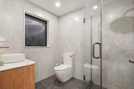 Photo of property in 77a Schoolside Road, Kumeu, 0810