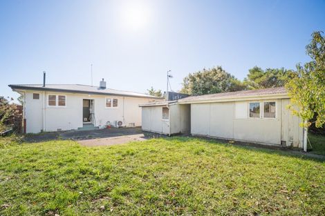 Photo of property in 32 Aberdeen Avenue, Takaro, Palmerston North, 4412