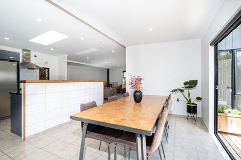 Photo of property in 24a Cambridge Road, Riverhead, 0820