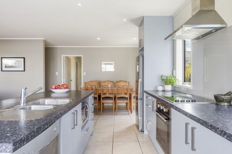 Photo of property in 1 Montmere Avenue, Te Atatu Peninsula, Auckland, 0610