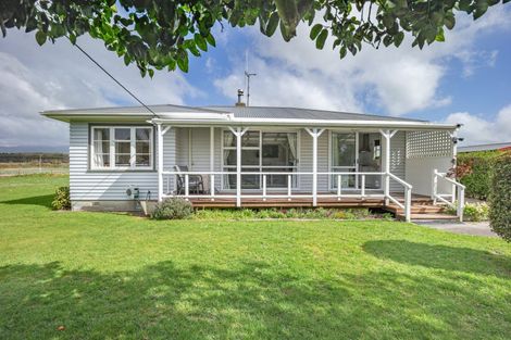 Photo of property in 57 Kuku Beach Road, Kuku, Levin, 5570