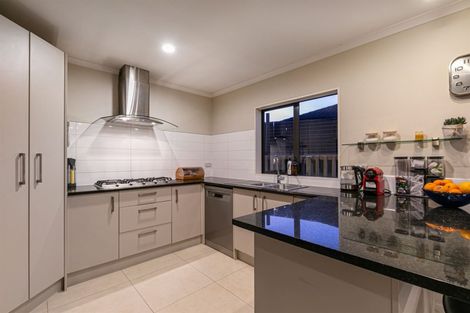 Photo of property in 22 Bradnor Meadows Drive, Swanson, Auckland, 0612