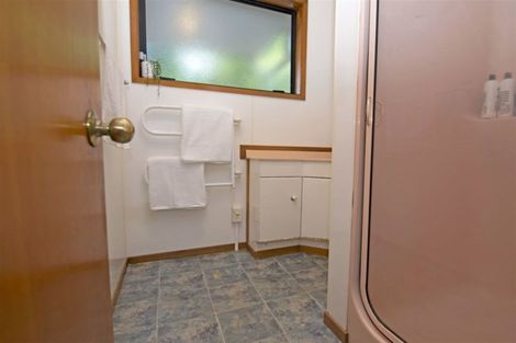 Photo of property in 4 James Scott Place, Te Atatu South, Auckland, 0602