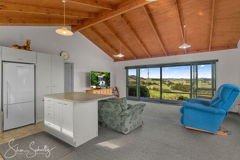 Photo of property in 7 Te Opi Road East, Whakapirau, Maungaturoto, 0583