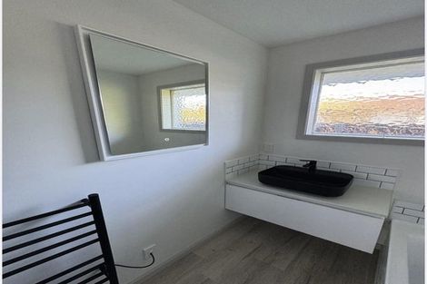 Photo of property in 2/32 Mona Vale Avenue, Riccarton, Christchurch, 8011