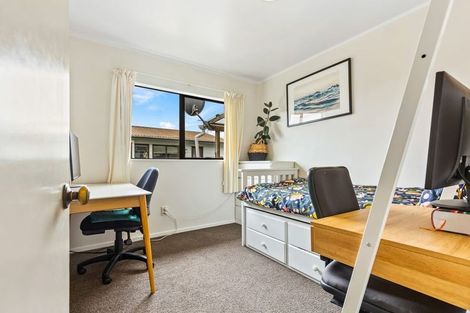 Photo of property in 80 Kervil Avenue, Te Atatu Peninsula, Auckland, 0610