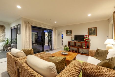 Photo of property in 4 Matuku Place, Paraparaumu Beach, Paraparaumu, 5032