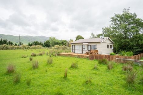 Photo of property in 765 Makerua Road, Tokomaru, Palmerston North, 4474