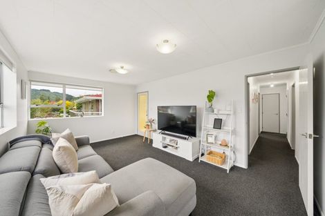 Photo of property in 2/13 Roband Crescent, Brown Owl, Upper Hutt, 5018