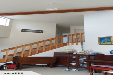 Photo of property in 2b Sunhaven Drive, Newlands, Wellington, 6037