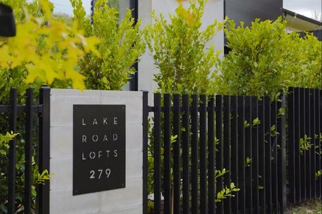 Photo of property in 1/279 Lake Road, Belmont, Auckland, 0622