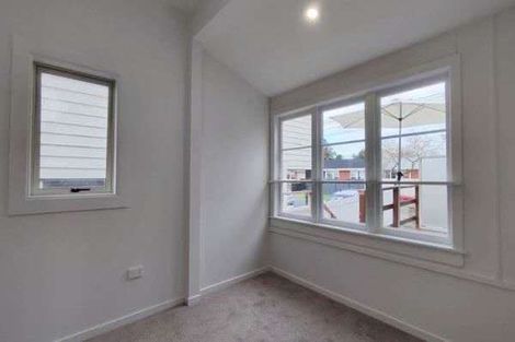 Photo of property in 52 Old Lake Road, Narrow Neck, Auckland, 0624