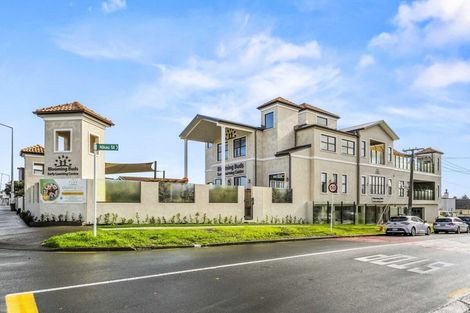 Photo of property in 3145 Great North Road, New Lynn, Auckland, 0600