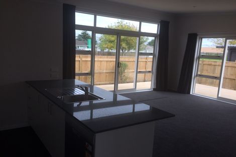 Photo of property in 52 Exeter Crescent, Takaro, Palmerston North, 4412