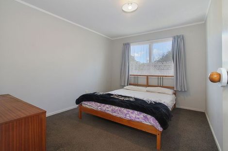 Photo of property in 8 Papa Place, Birkdale, Auckland, 0626