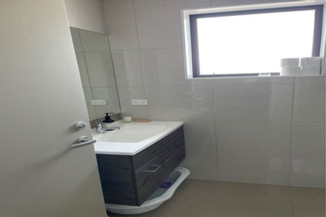 Photo of property in 221 Hobsonville Point Road, Hobsonville, Auckland, 0616