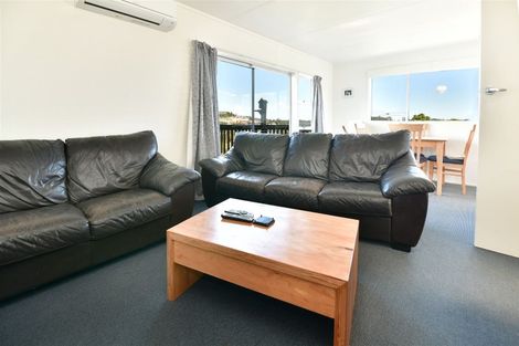 Photo of property in 10 John Road, Stanmore Bay, Whangaparaoa, 0932