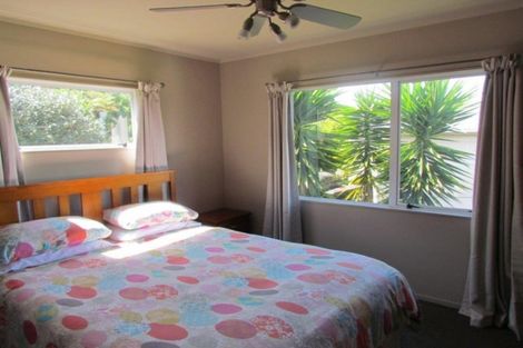 Photo of property in 128 Athenree Road, Athenree, Katikati, 3177