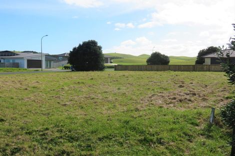 Photo of property in 2 Pipi Place, Baylys Beach, 0377