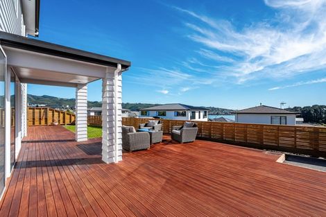 Photo of property in 3 Okataina Way, Aotea, Porirua, 5024