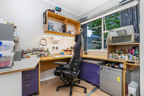 Photo of property in 18 Temuri Place, Glendene, Auckland, 0602