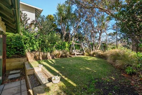 Photo of property in 23 Saint Michaels Crescent, Kelburn, Wellington, 6012