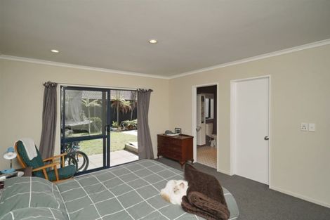 Photo of property in 15 Amoka Crescent, Parklands, Christchurch, 8083