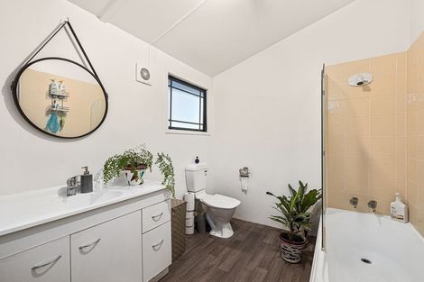 Photo of property in 19 Clover Drive, Henderson, Auckland, 0610