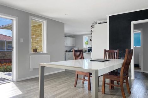 Photo of property in 52 Vardon Road, St Andrews, Hamilton, 3200