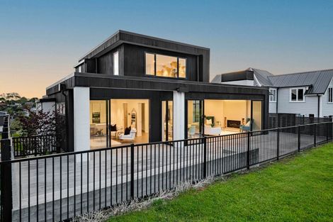 Photo of property in 14 Third Fairway Place, Albany, Auckland, 0632